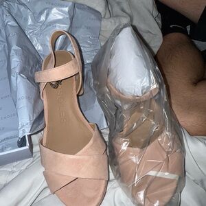 AEROSOLES Peach Heeled Sandals